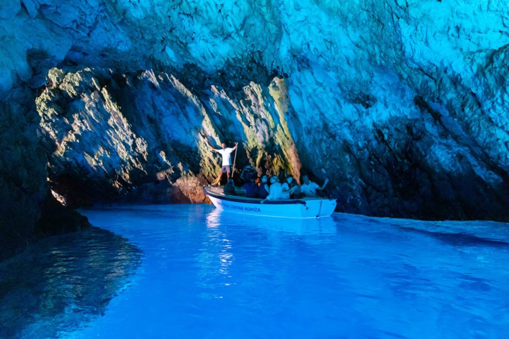 藍洞 ( Blue Cave, Croatia)