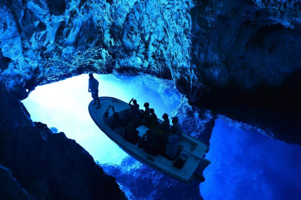 藍洞 ( Blue Cave, Croatia)