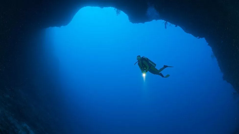 Taam Ja blue hole diving