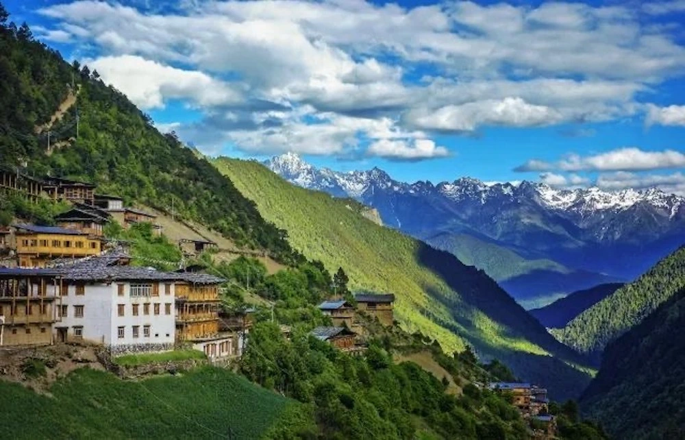 雨崩村 (Yubeng Village, China)